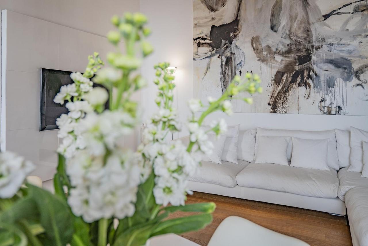 Colleoni With 2 Superb Terraces Apartamento