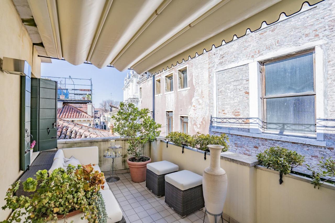 Colleoni With 2 Superb Terraces Apartamento *
